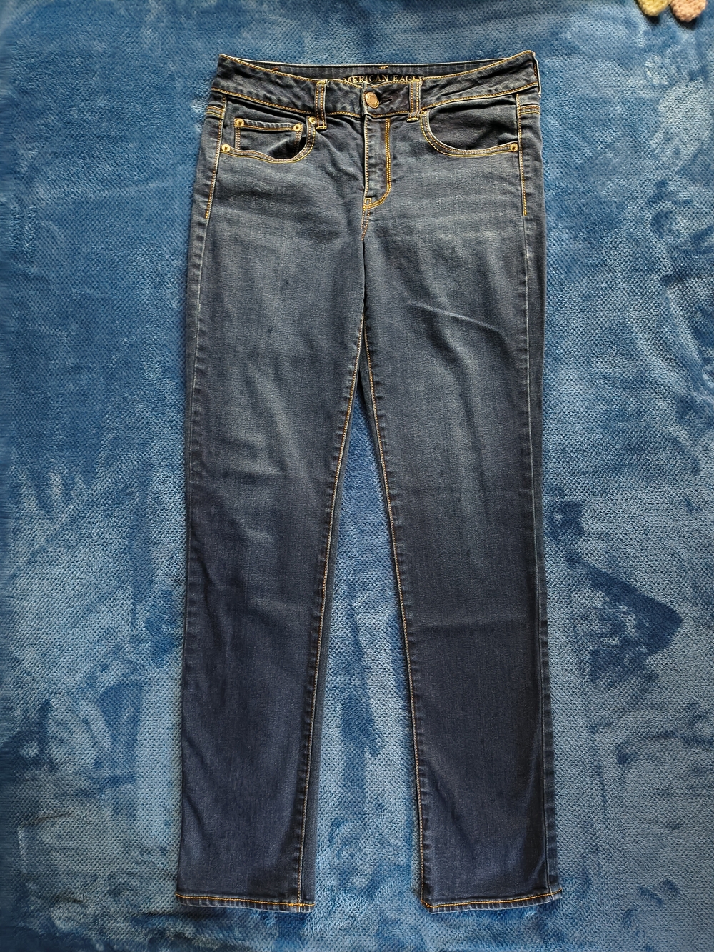 American Eagle Outfitters Straight Leg Jeans in Dark Blue